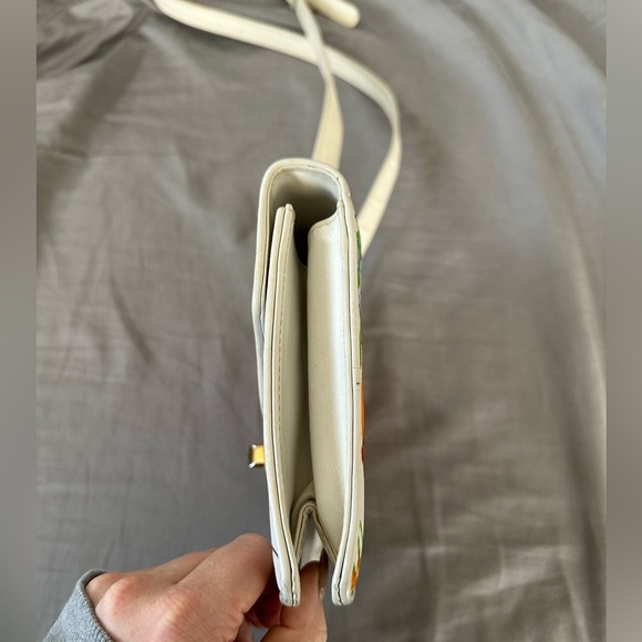 Vintage Gucci Flora White Shoulder/Crossbody - Picture 7 of 16